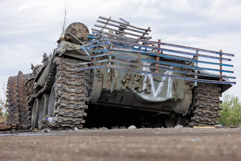 Підбита ворожа техніка у звільненому Урожайному